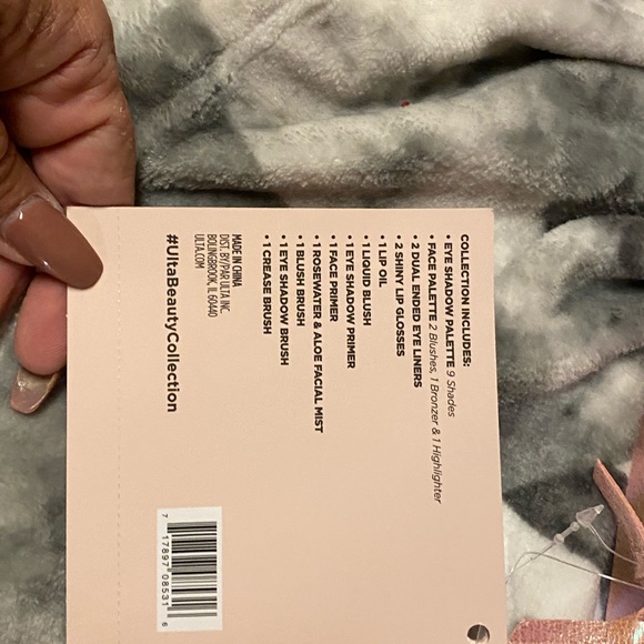 Makeup Kit - Picture 5 of 5